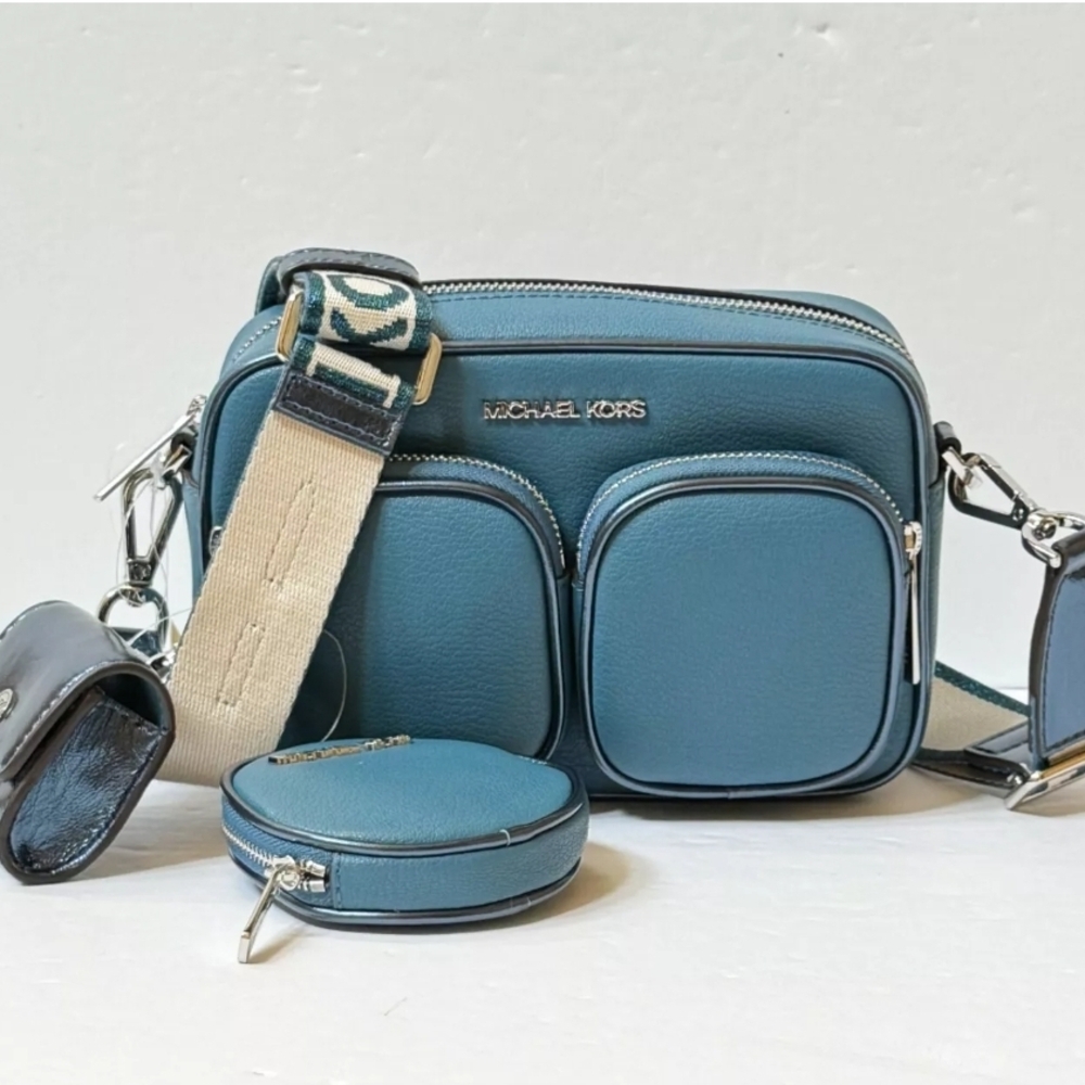 Michael Kors Jet Set Item Medium Crossbody Bag Tech Attached MK Signature/solid